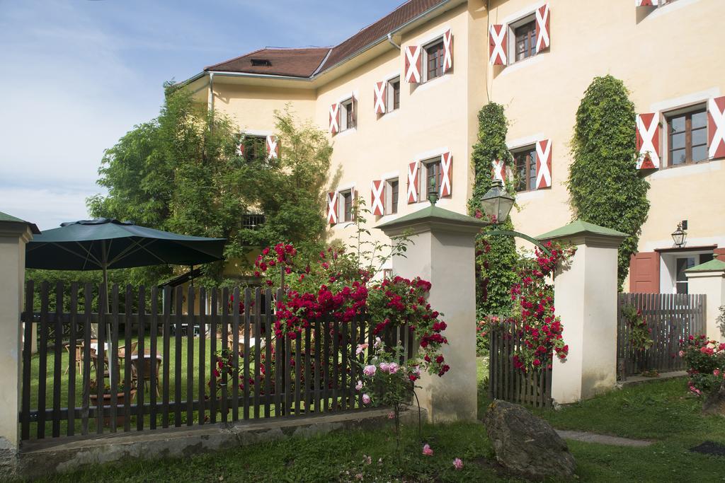 Hotel Landsitz Pichlschloss Neumarkt in Steiermark Esterno foto